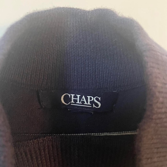 Striped cropped navy turtle neck top - Picture 3 of 3